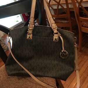Michael Kors Large Signature Tote